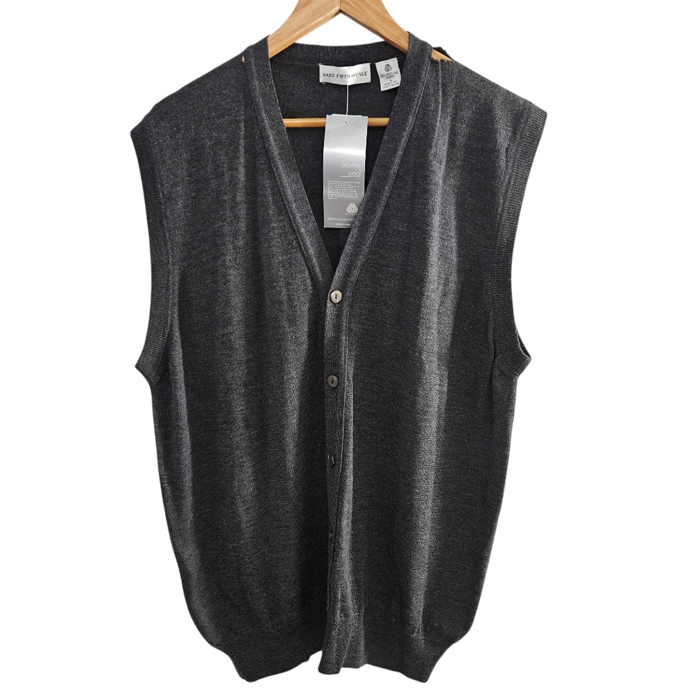 NWT Saks Fifth Avenue Mens Sweater Vest 100% Virgin Wool Gray Italy Made V Neck